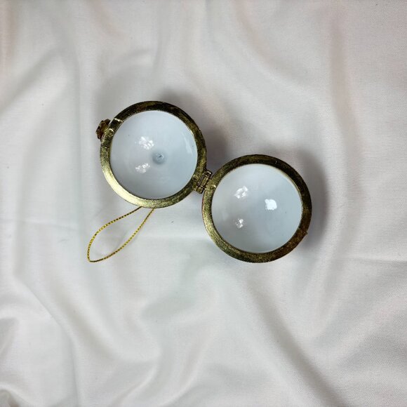 Hinged Porcelain Small Vintage Christmas Ornaments Trinket Boxes Set of 2 - Picture 11 of 13